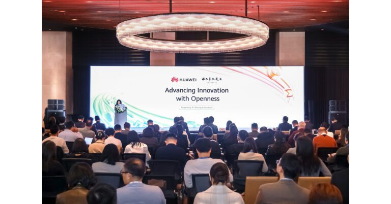 Huawei_held_its_sixth_Innovation_and_Intellectual_Property__IP__Forum_in_Beijing.jpg