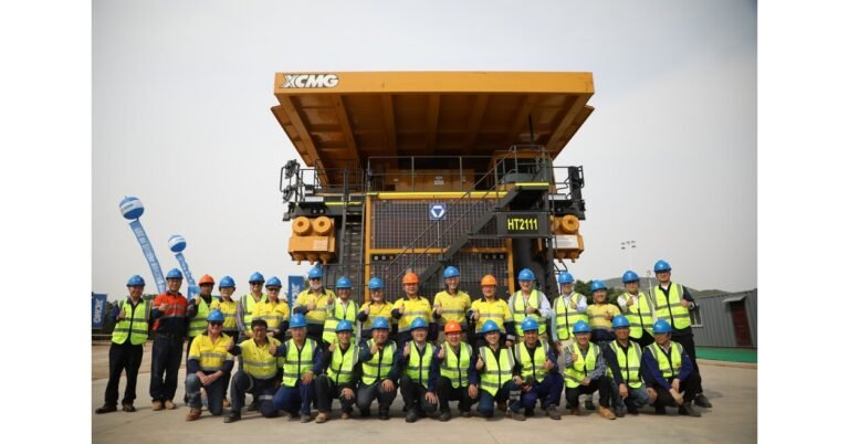 XCMG_XDE260_Mining_Trucks_Depart_World_Class_Simandou_Project.jpg